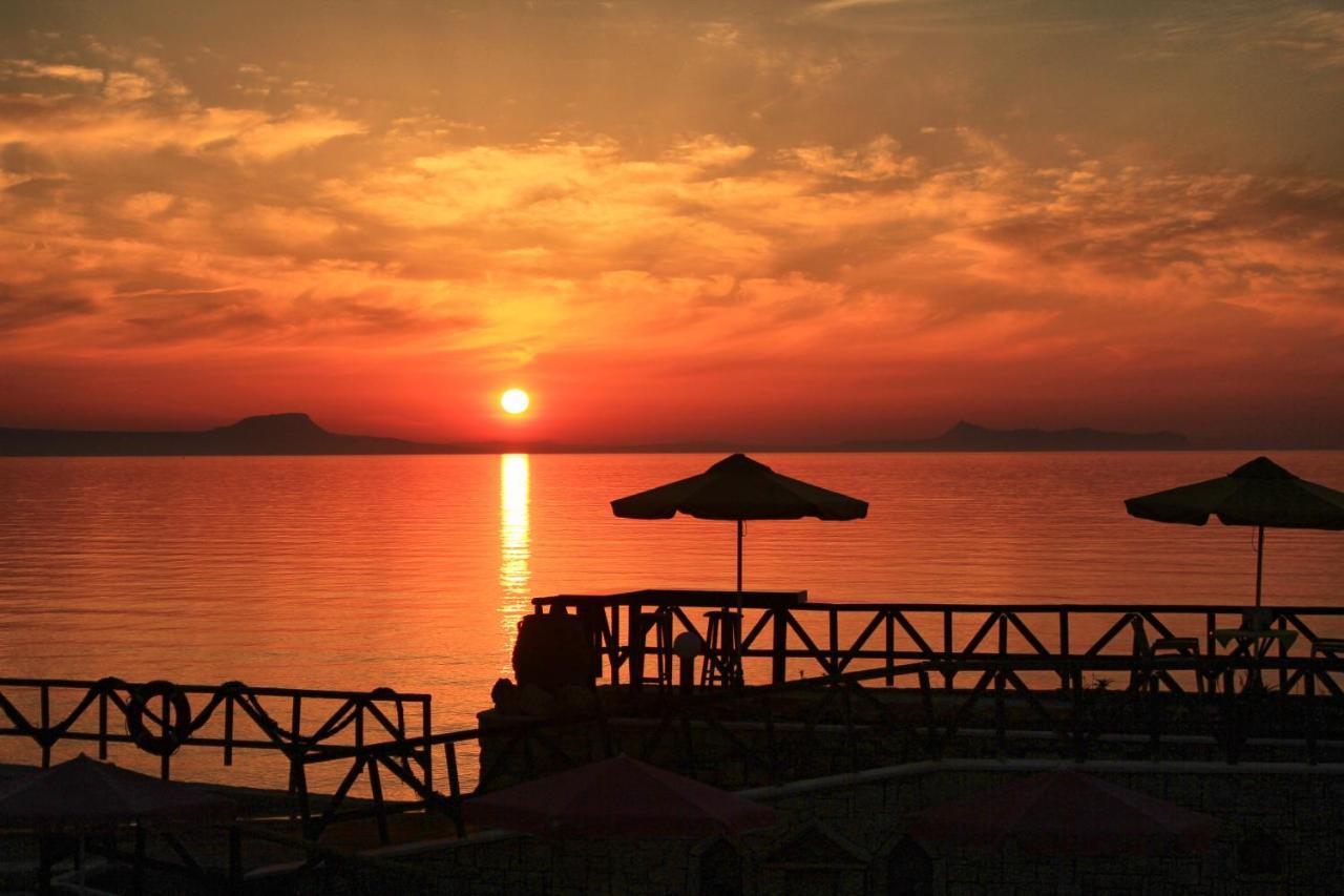 Alkionis Beach Hotel Apartments Sfáka المظهر الخارجي الصورة