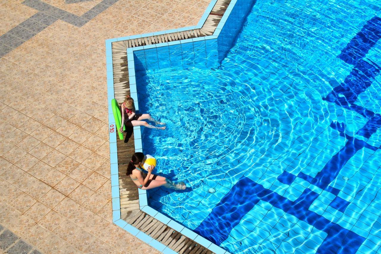 Alkionis Beach Hotel Apartments Sfáka المظهر الخارجي الصورة
